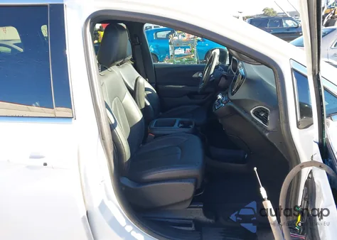 2025 Chrysler Pacifica Select from USA, damaged, VIN 2C4RC1BG2SR577071